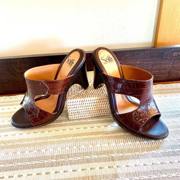 🔥NeW🔥 NIB‼️ Söfft Croc-embossed leather slide sandals - Size 7.5 ✨✨✨ - Picture 4 of 13